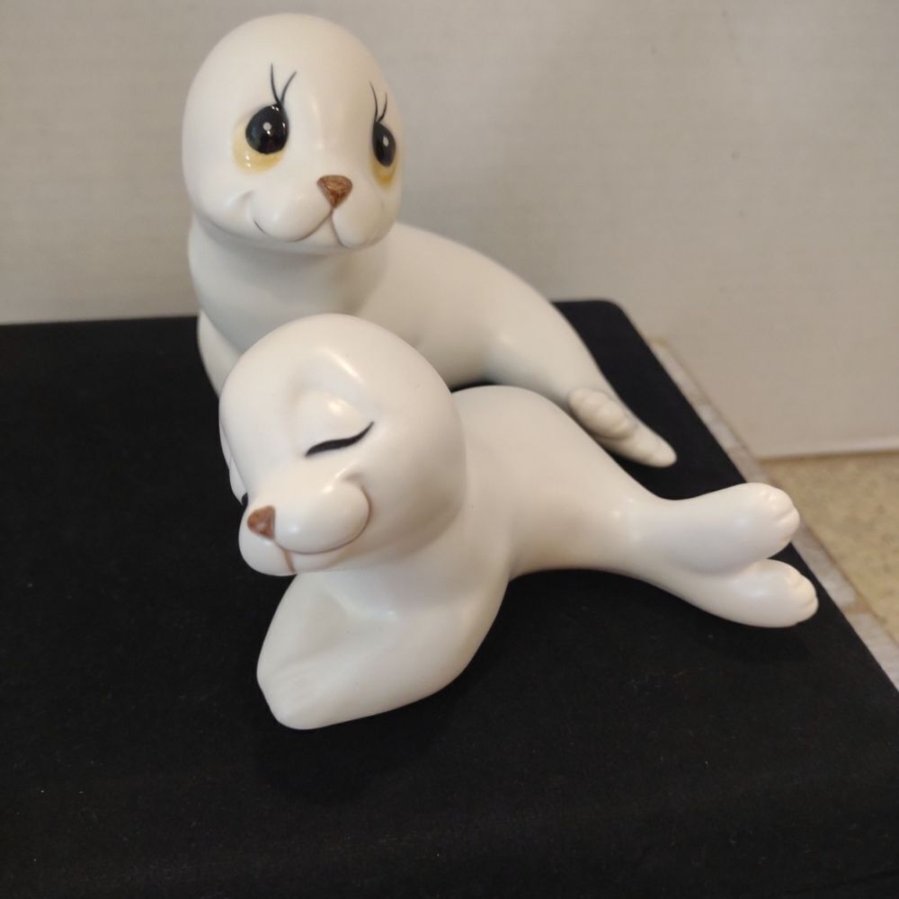 Mother and babe Ceramic Seal Figures